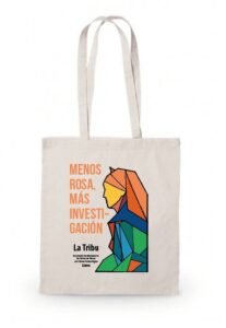 Tote bag solidaria: menos rosa, más investigación